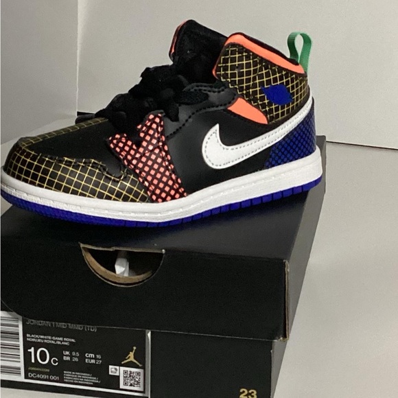 Jordan 11s size 10 Jordan 1 size 10 both Nwt unisex - Picture 3 of 4